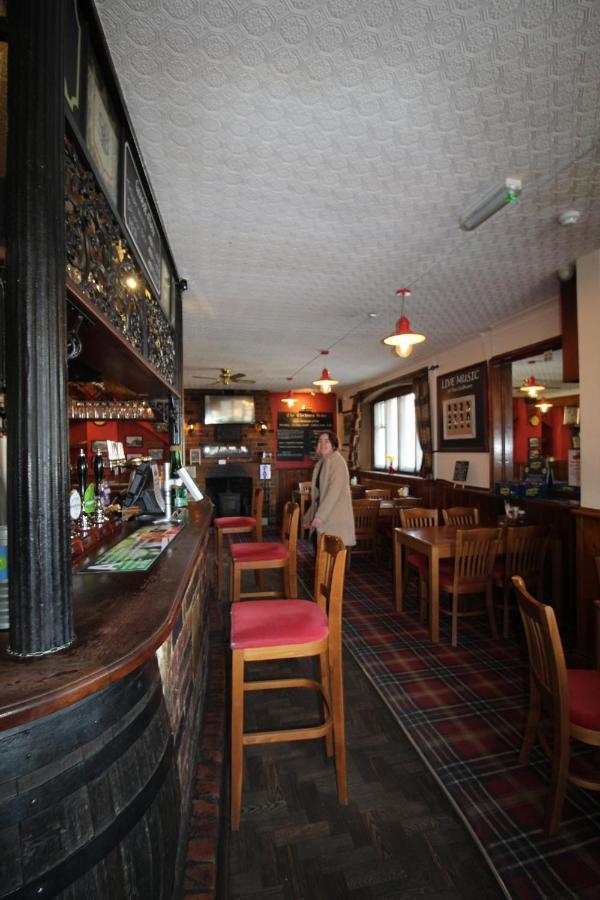 Отель The Clothiers Arms Страуд Экстерьер фото