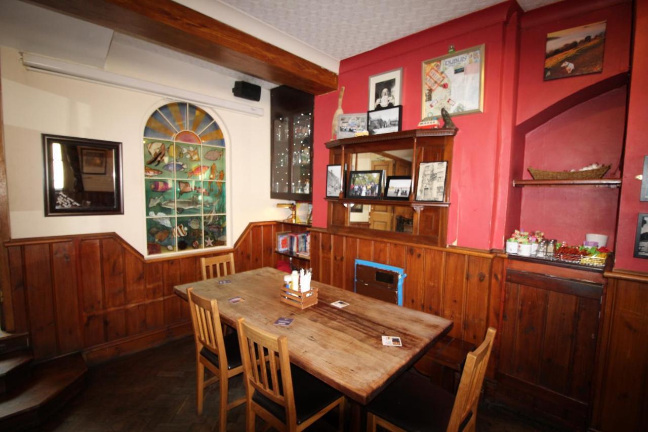Отель The Clothiers Arms Страуд Экстерьер фото