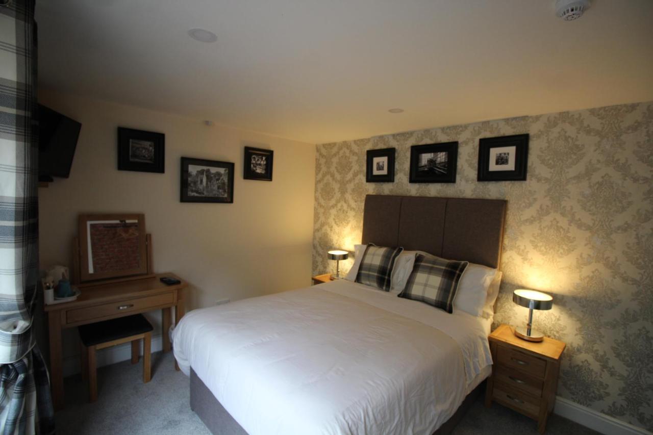 Отель The Clothiers Arms Страуд Номер фото