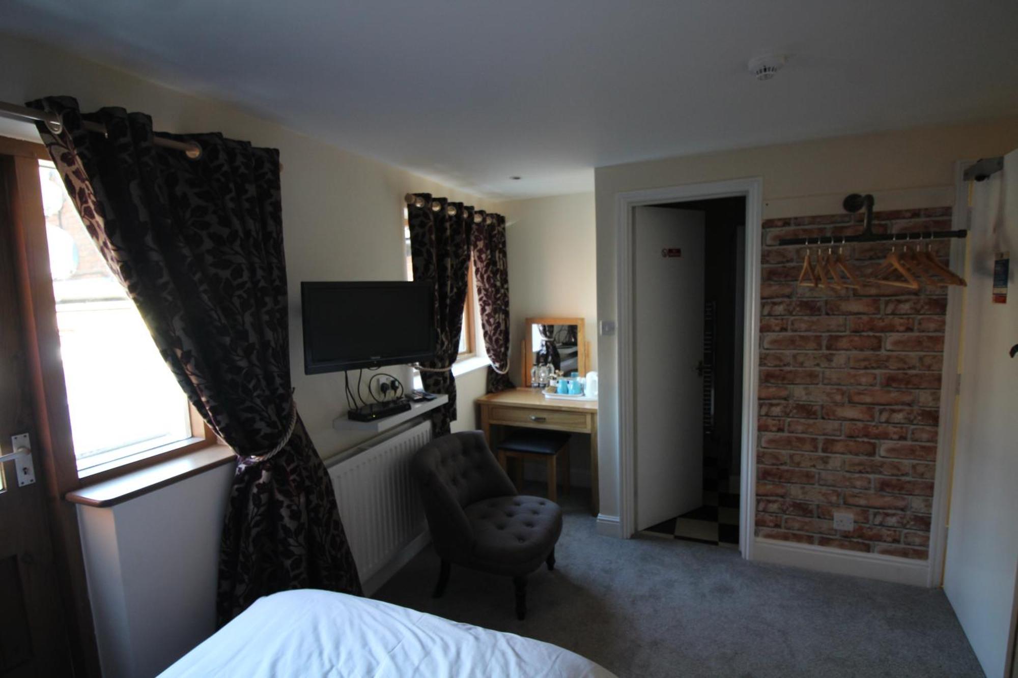 Отель The Clothiers Arms Страуд Номер фото
