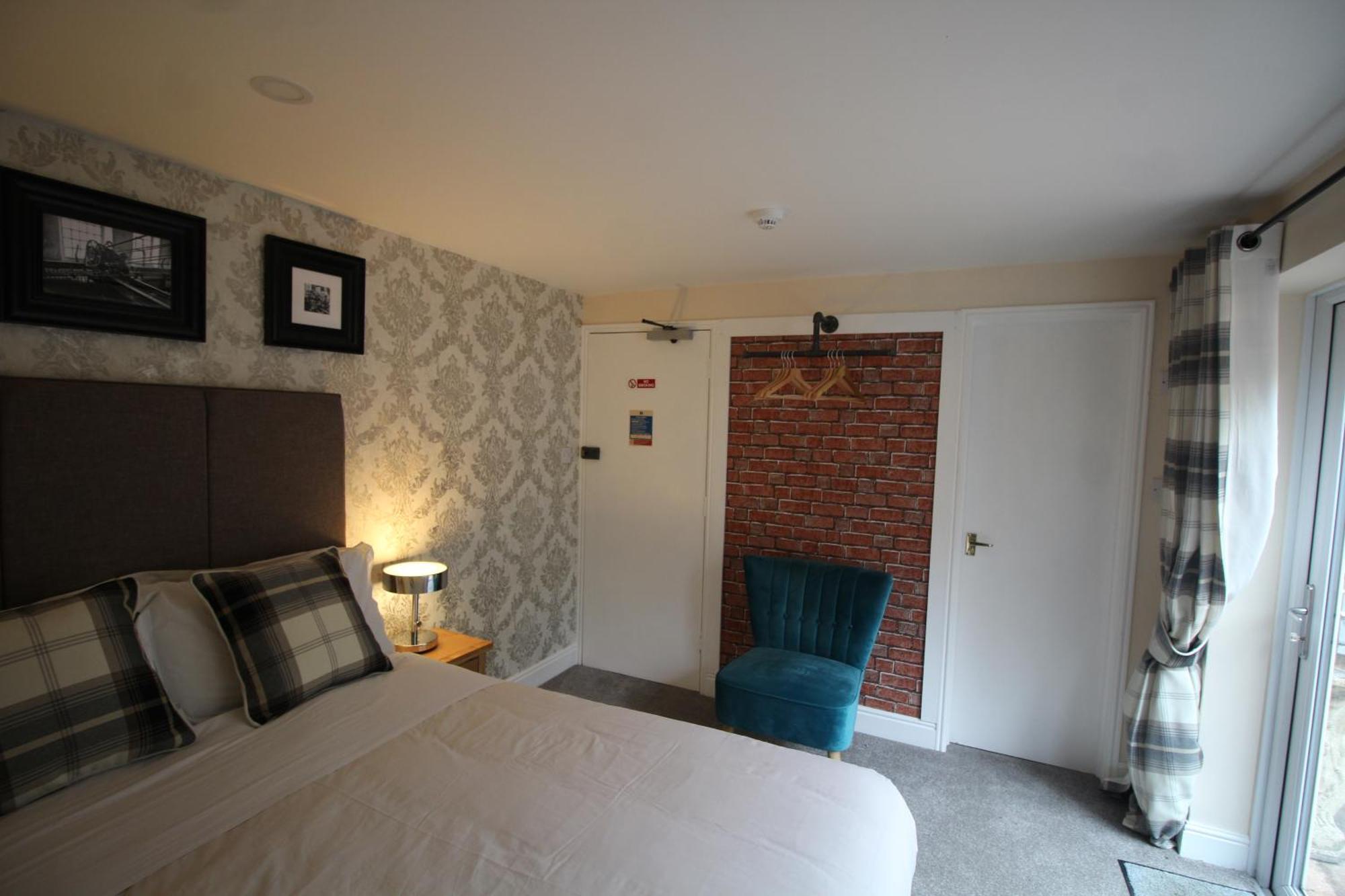 Отель The Clothiers Arms Страуд Номер фото